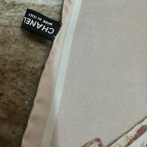 100% authentic silk scarf! - Picture 9 of 9